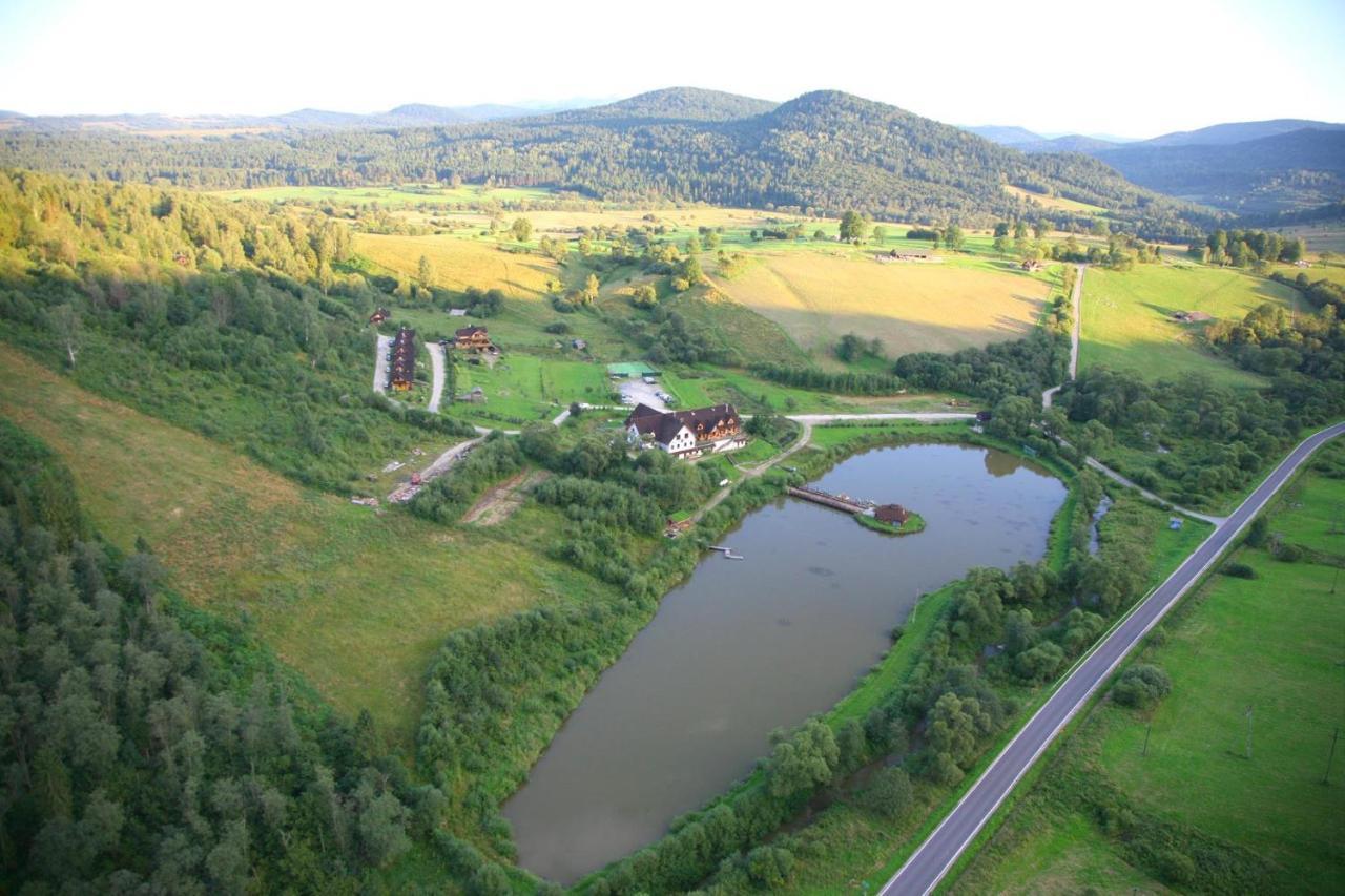 Wilcza Jama - Domki Z Bali Lutowiska Esterno foto