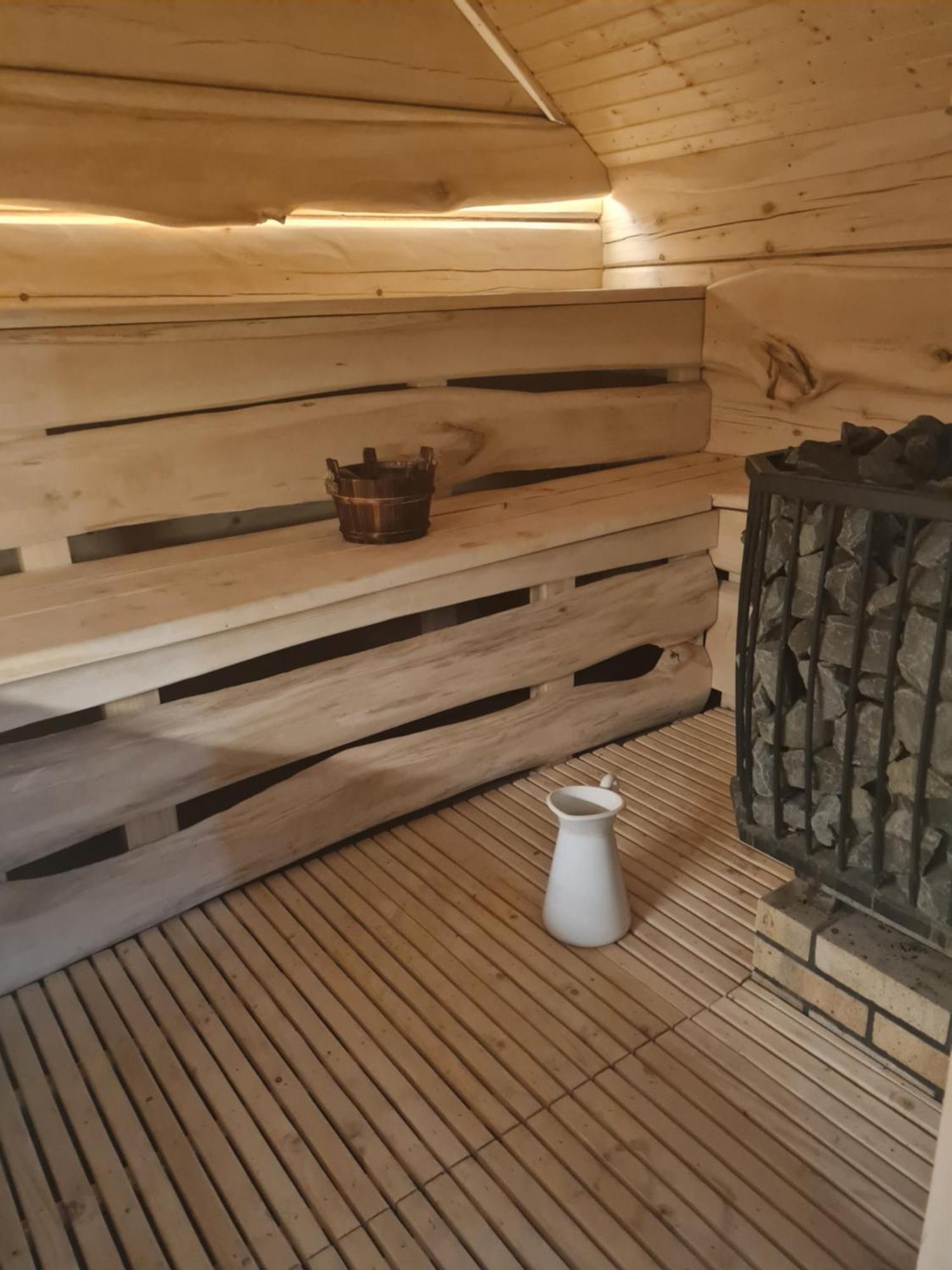 Wilcza Jama - Domki Z Bali Lutowiska Esterno foto