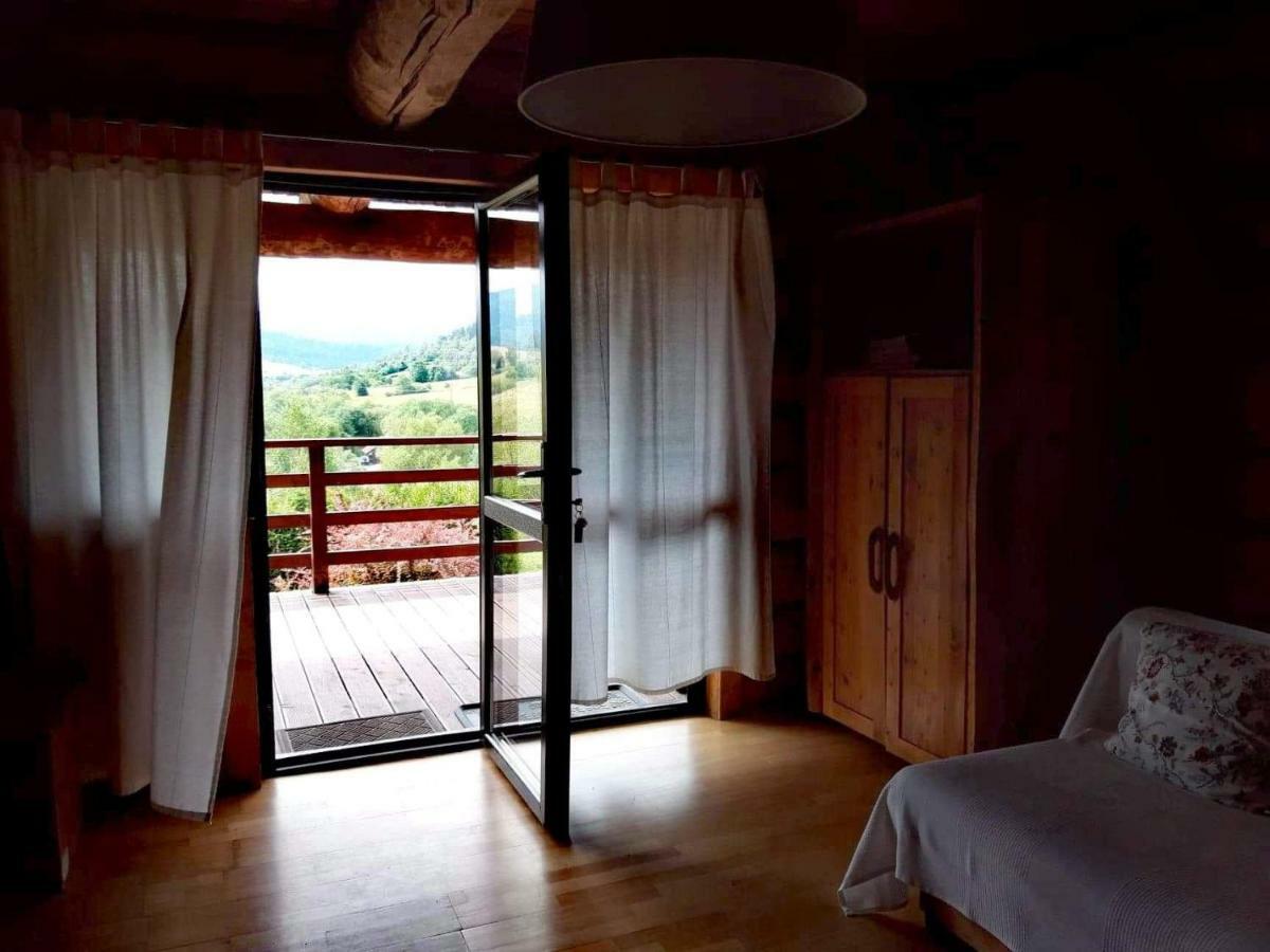 Wilcza Jama - Domki Z Bali Lutowiska Esterno foto